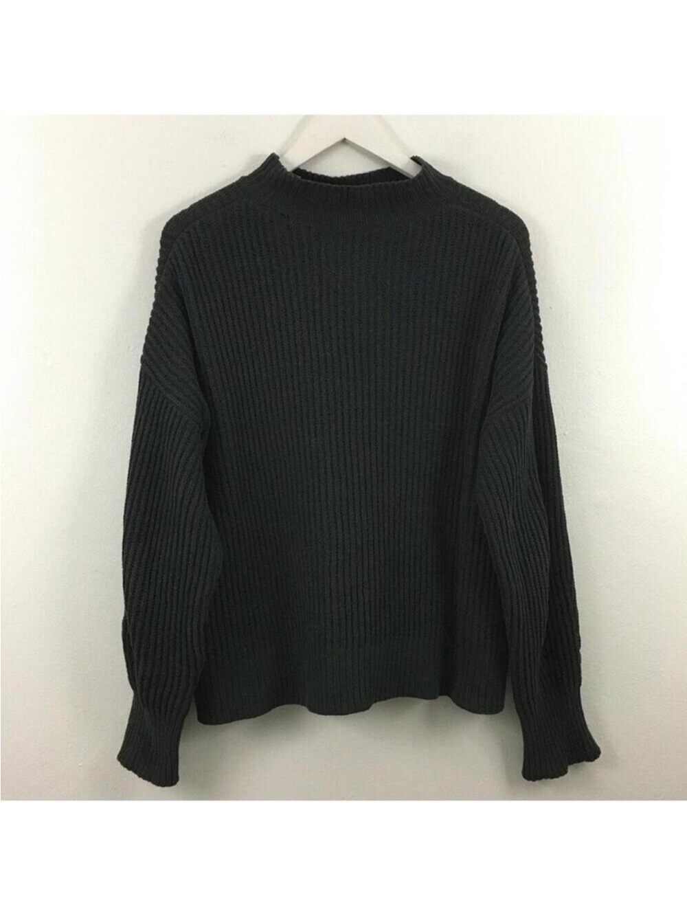 Abercrombie & Fitch Women’s Mock Neck Grey Sweater Size XS - Picture 2 of 5